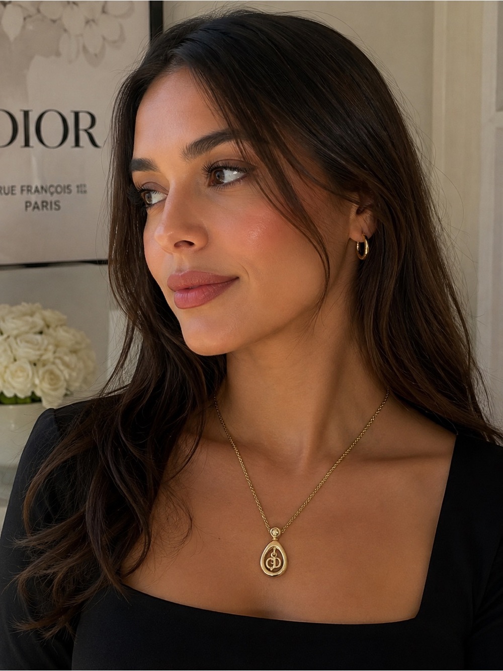 Christian Dior Gold-Tone Pendant Necklace 🌟 - Picture 2 of 10